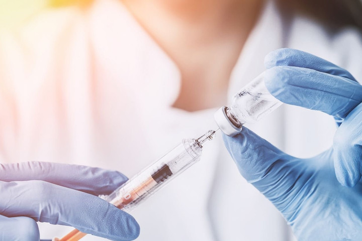 Việt Nam tiêm thử nghiệm vắc xin sốt xuất huyết của Nhật Bản