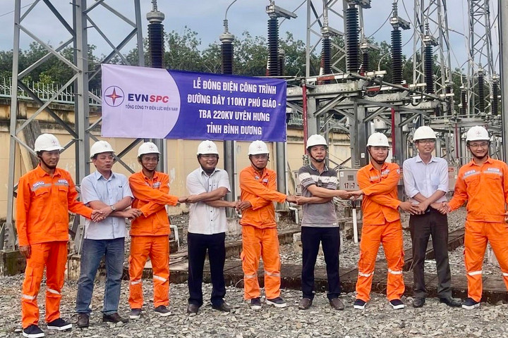 Đóng điện đường dây 110 kV Phú Giáo-trạm biến áp 220 kV Uyên Hưng