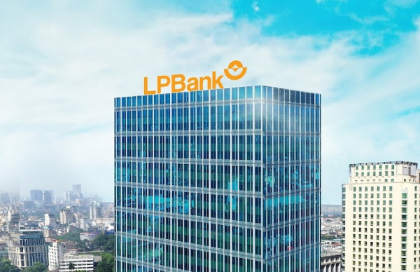LPBank (LPB) thông báo phân phối tiếp 73 triệu cổ phiếu "ế"