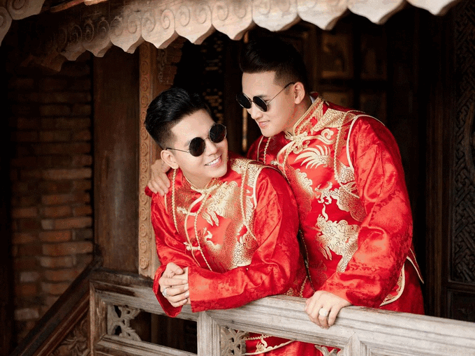 Cặp đôi đồng tính Việt tiếp tục “gây sốt” cộng đồng mạng bởi sự xa hoa của căn biệt thự mới trong ngày ăn hỏi