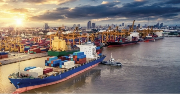 Thị trường “yếu” không làm khó được nhóm cảng biển - vận tải biển