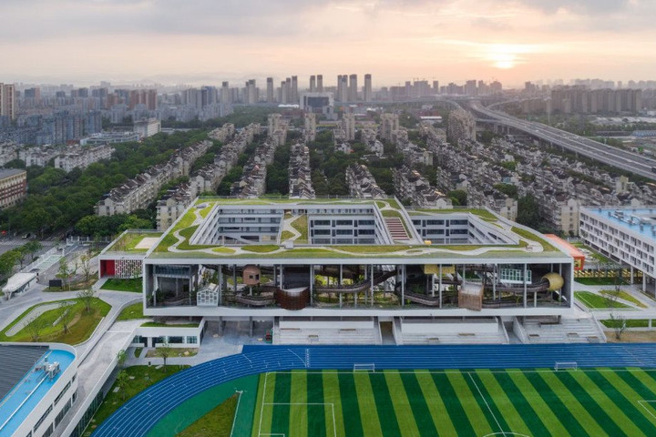 Kiến trúc ấn tượng ngôi trường nhận giải thưởng 'Tòa nhà thế giới năm 2023': Tích hợp rừng nổi và công viên trên sân thượng