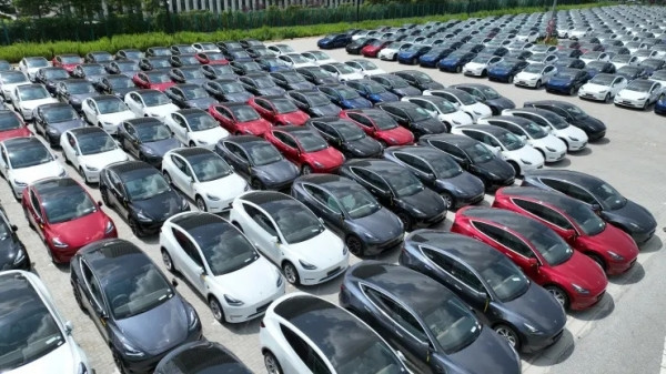 ‘Vận đen’ tiếp tục đeo bám Elon Musk sang năm 2024: Tesla thu hồi hơn 1,6 triệu ô tô tại Trung Quốc do lỗi Autopilot