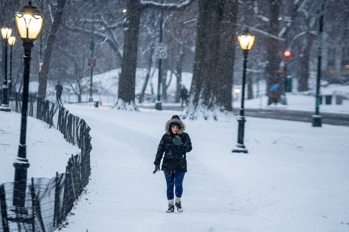 Thành phố New York chấm dứt "hạn hán" tuyết mùa Đông