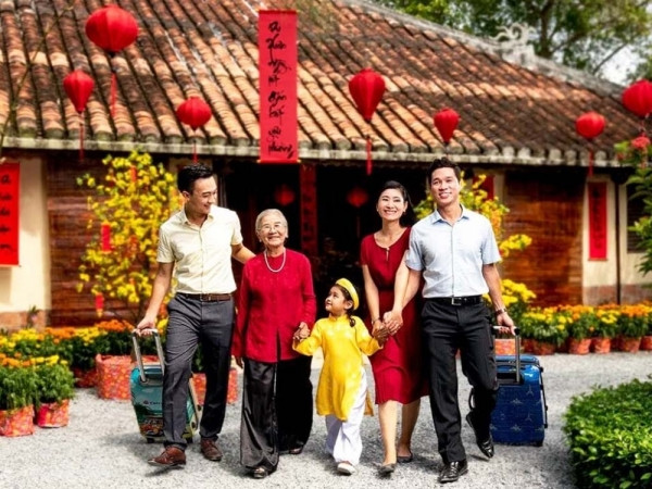 Người Việt 'mạnh tay' chi tiền đi du lịch dịp Tết Nguyên đán 2024