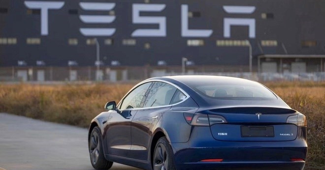 Tesla bị điều tra nghiêm trọng về lỗi mất trợ lực lái trên các xe điện mới