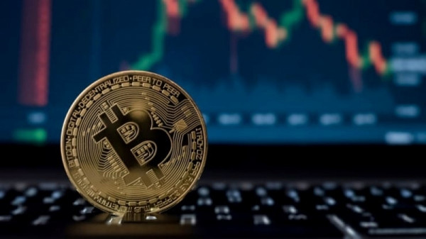 Bitcoin đạt đỉnh, thị trường tiền ảo tái lập mốc vốn hoá 2 nghìn tỷ USD sau gần 2 năm