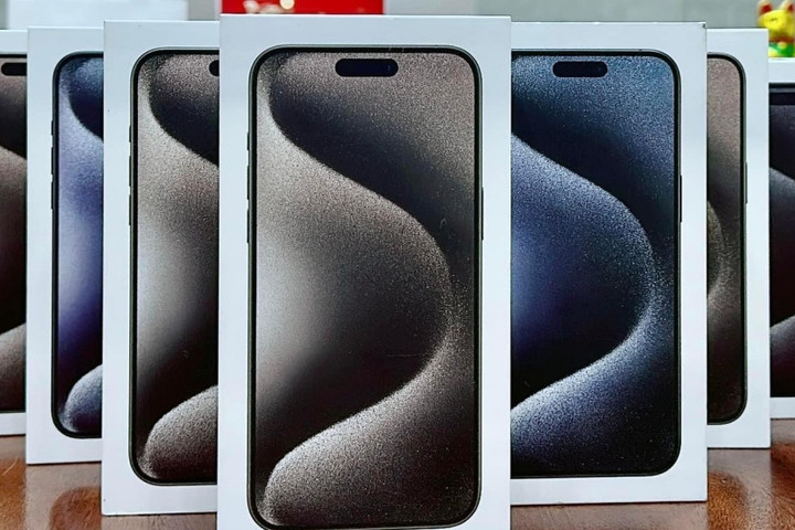 Vía Thần Tài mua iPhone 15 series giảm 3,5 triệu đồng, bốc thăm trúng vàng