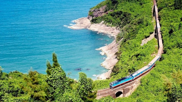 Tuyến tàu du lịch trên cung đường sắt đẹp nhất Việt Nam sắp khai trương