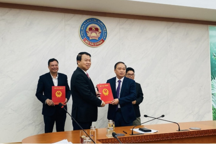 Phó Chủ tịch UBCKNN được bổ nhiệm làm Chủ tịch Sở Giao dịch chứng khoán Việt Nam