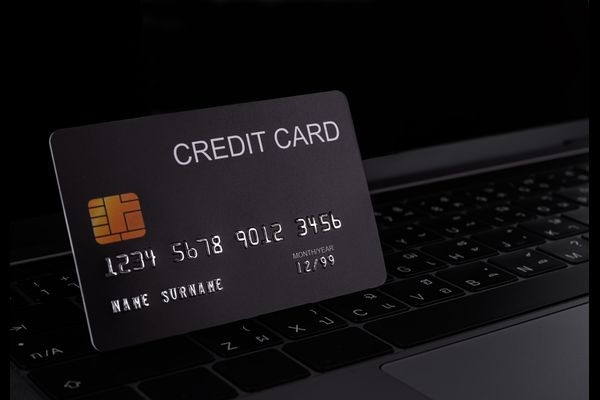 Nếu vô tình 'mắc bẫy' thẻ tín dụng, đâu là cách xử lý?