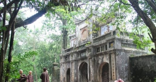 Bí ẩn khu lăng mộ thái giám nghìn m2 duy nhất Việt Nam