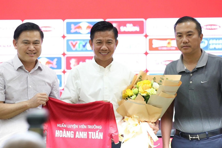 HLV Hoàng Anh Tuấn được chọn thay ông Troussier nắm U23 Việt Nam