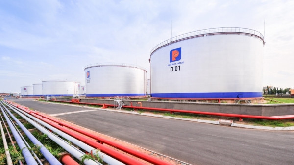 Công ty thành viên nhà Petrolimex (PLX) dừng bán xăng dầu