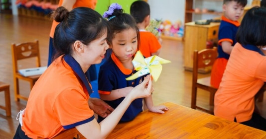 Nhiều giáo viên bỏ việc, Việt Nam sẽ thiếu hơn 55.400 biên chế mầm non?
