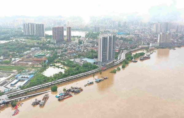 Trung Quốc đón trận lũ lụt đầu mùa sớm chưa từng có kể từ năm 1998, hơn 1.000 người phải di tản, chưa có thương vong