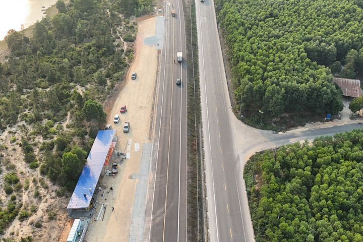 Cận cảnh 2 trạm dừng nghỉ đầu tiên trên tuyến cao tốc Cam Lộ - La Sơn