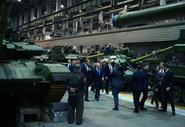 Siêu cường châu Á giúp ngành công nghiệp vũ khí của Nga bùng nổ bất chấp lệnh trừng phạt