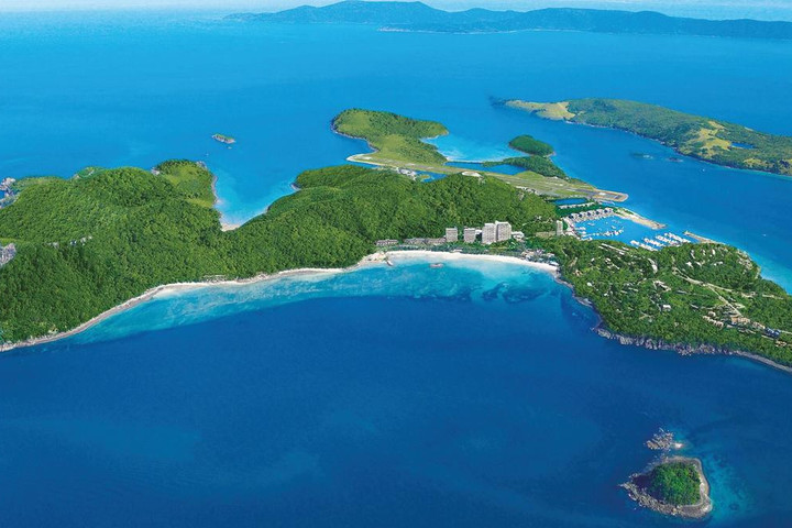 Đảo nghỉ dưỡng nổi tiếng bị 'tẩy chay' vì đột nhiên cấm hoàn toàn tiền mặt
