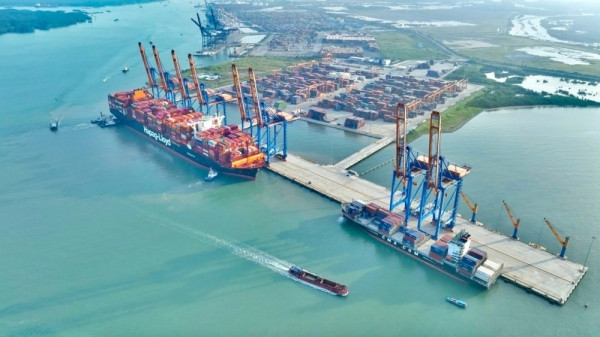 Sở hữu nhiều cảng biển 'đắt giá', Việt Nam 'dọn đường' đón tàu trọng tải lớn