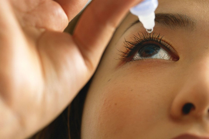 Nhỏ mắt trước khi ngủ là tốt cho sức khỏe mắt?