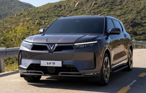 VinFast công bố chính sách đặc biệt cho dòng xe cao cấp VF 9, cam kết mua lại bằng 78% giá ban đầu