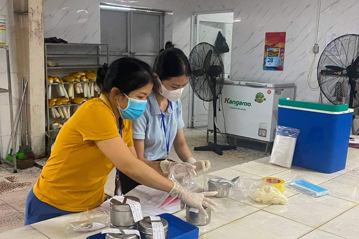 Nghệ An: thông tin mới vụ 72 công nhân nhập viện sau bữa ăn trưa