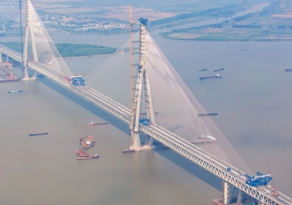 Ra con sông dài thứ 3 thế giới ‘lắp ráp’, Trung Quốc lại gây choáng với công trình cầu dây văng có nhịp hơn 1,2km xô đổ mọi kỷ lục thời đại