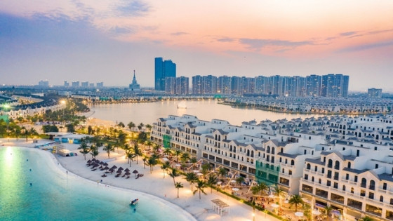 Bãi biển nhân tạo lớn nhất Việt Nam được CNBC vinh danh: Sử dụng cát tự nhiên vận chuyển từ Nha Trang, chỉ cách trung tâm Hà Nội 15km