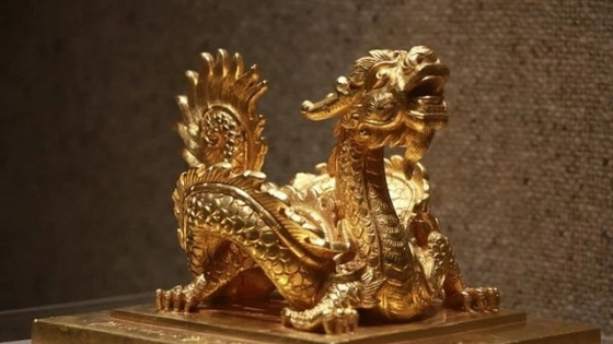 Báu vật nặng 220 lượng vàng có 'một không hai' của Việt Nam, biểu trưng cho quyền lực tối cao của triều đại phong kiến cuối cùng