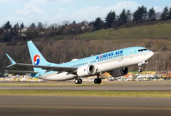 Máy bay Korean Air bất ngờ rơi 8.200m: 13 người nhập viện trong 15 phút kinh hoàng