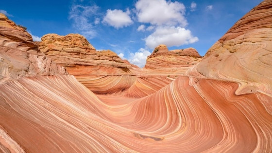 Kỳ quan ‘sóng trên núi đá’ giữa sa mạc, chỉ cho phép 20 du khách tham quan để bảo vệ cảnh quan
