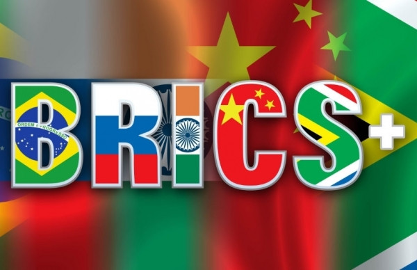 Hàng loạt quốc gia đồng ý sáng kiến của ông Putin: BRICS quyết tâm ‘tung đòn’ phi USD hóa càng nhanh càng tốt?