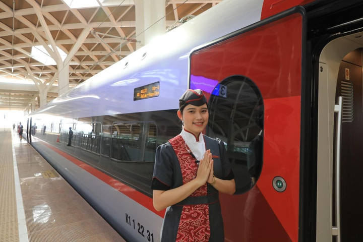 Tuyến đường sắt cao tốc đầu tiên ở Đông Nam Á: Vận tốc 350km/giờ, giúp nước chủ nhà 'bỏ túi' hơn 5 tỷ USD